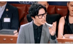 吃瓜直播间进娱乐圈,跨界娱乐圈的奇幻之旅
