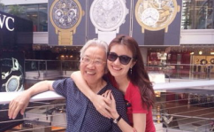 娱乐吃瓜老奶奶视频,老奶奶吃瓜视频背后的故事