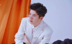 王一博吃瓜娱乐圈八卦,娱乐圈八卦背后的真相