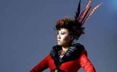 娱乐吃瓜君奇装异服,时尚界的另类风采