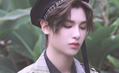 娱乐圈吃瓜直播间黄明昊,娱乐圈吃瓜直播间的焦点人物